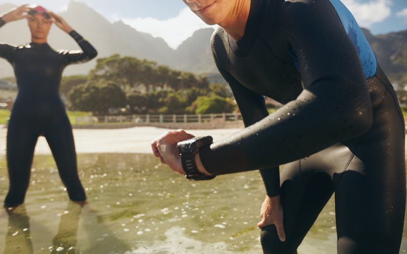 Does a wetsuit make you float?