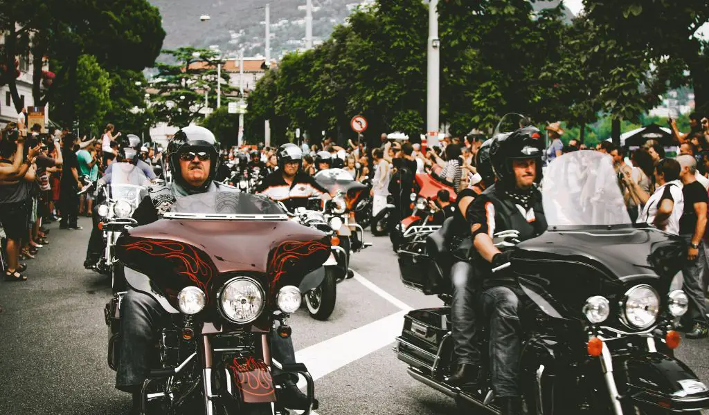 The Benefits of Joining a Motorcycle Tour Group